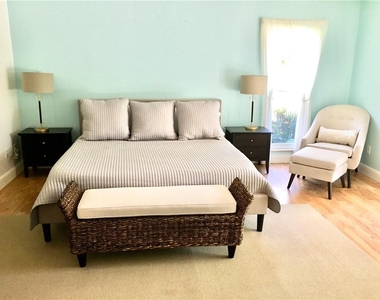 907 Coquina Lane - Photo Thumbnail 5