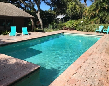 907 Coquina Lane - Photo Thumbnail 12