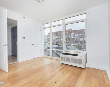 Copy of 3440 Guider Avenue - Photo Thumbnail 2