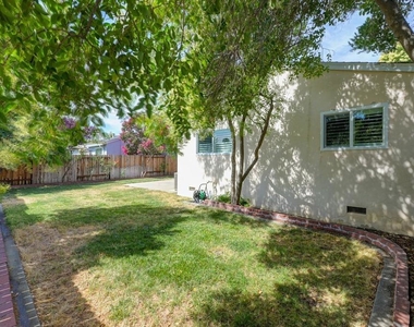 201 Cottonwood Street - Photo Thumbnail 15