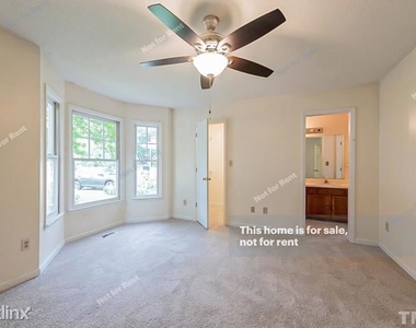 4112 R Cobble Court - Photo Thumbnail 9