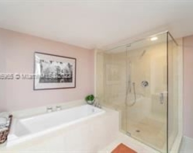 485 Brickell Ave Apt 4608 - Photo Thumbnail 8