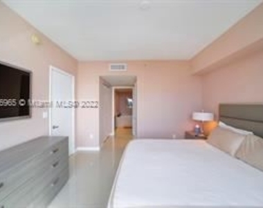 485 Brickell Ave Apt 4608 - Photo Thumbnail 9