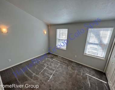 514 Shady Crest Circle - Photo Thumbnail 12