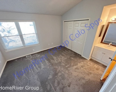 514 Shady Crest Circle - Photo Thumbnail 9