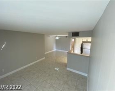 8070 West Russell Road - Photo Thumbnail 6