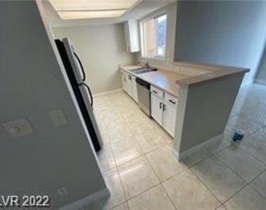 8070 West Russell Road - Photo Thumbnail 4