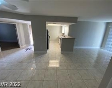 8070 West Russell Road - Photo Thumbnail 7