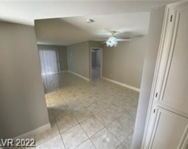 8070 West Russell Road - Photo Thumbnail 5