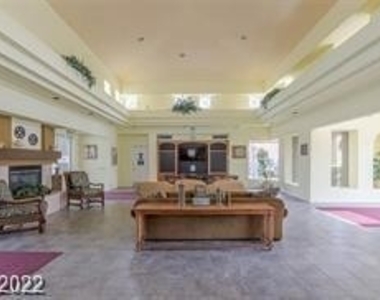 8070 West Russell Road - Photo Thumbnail 11