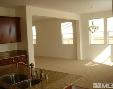 5257 Vista Heights Drive - Photo Thumbnail 4