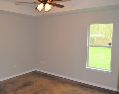 269 S Park Circle - Photo Thumbnail 7