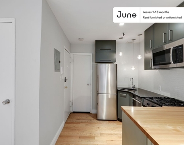 491 West 22nd Street - Photo Thumbnail 4