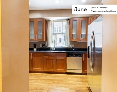 1592 Beacon Street - Photo Thumbnail 9