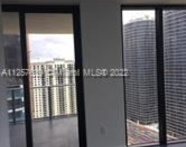 1010 Brickell Ave - Photo Thumbnail 5