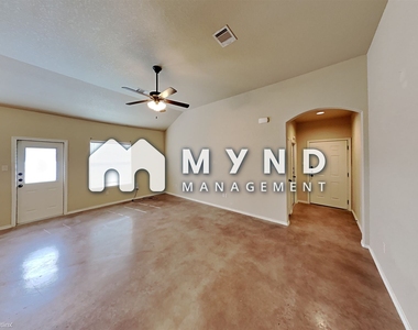 2565 Pahmeyer Dr - Photo Thumbnail 2