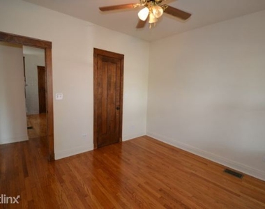 3548 N. Bosworth, Unit 2 - Photo Thumbnail 7