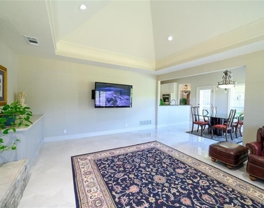 922 Emerald Boulevard - Photo Thumbnail 13