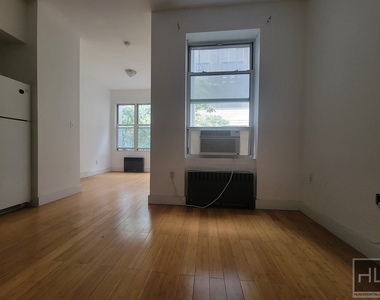 336 West 19 Street - Photo Thumbnail 2