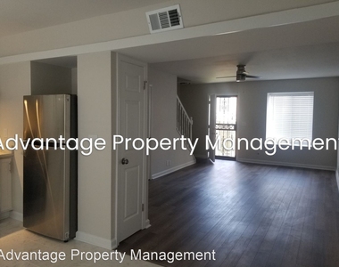 6598 Poplar Woods Cir #2 Fountain Square - Photo Thumbnail 4