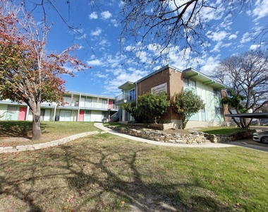 119 Andrews - Photo Thumbnail 12