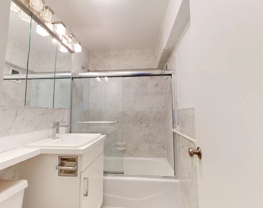 305 W 13th St - Photo Thumbnail 6