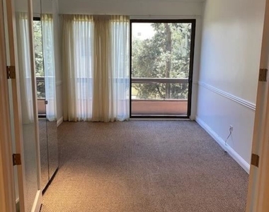 141 S Linden Dr Apt 201 - Photo Thumbnail 7