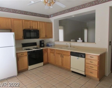 1825 Mountain Ranch Avenue - Photo Thumbnail 4