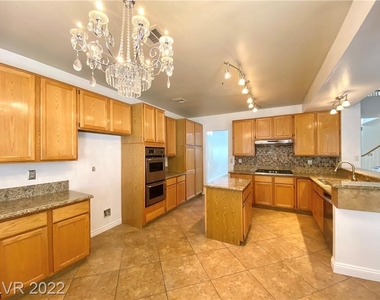 7628 Spruce Run Court - Photo Thumbnail 10