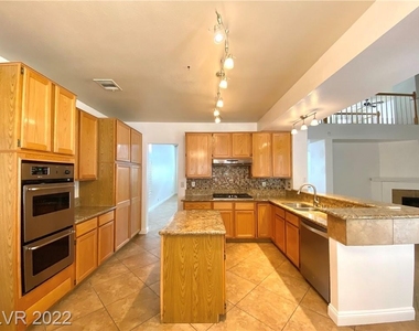 7628 Spruce Run Court - Photo Thumbnail 11