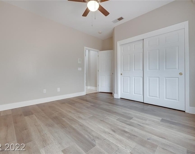 1605 English Oak Street - Photo Thumbnail 24