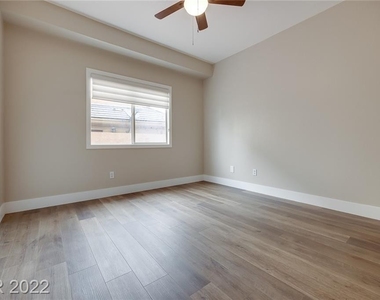 1605 English Oak Street - Photo Thumbnail 23