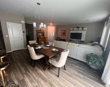 525 Shophia Skye Street - Photo Thumbnail 31