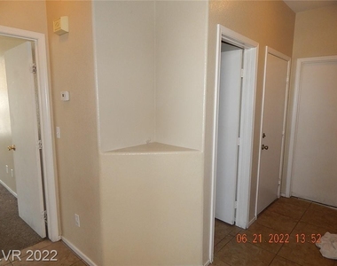 2624 Cinnamon Cactus Court - Photo Thumbnail 12