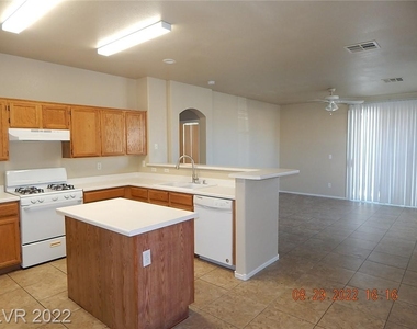 2624 Cinnamon Cactus Court - Photo Thumbnail 3