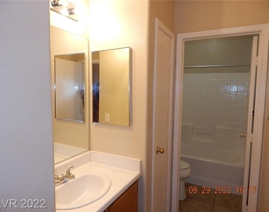 2624 Cinnamon Cactus Court - Photo Thumbnail 14