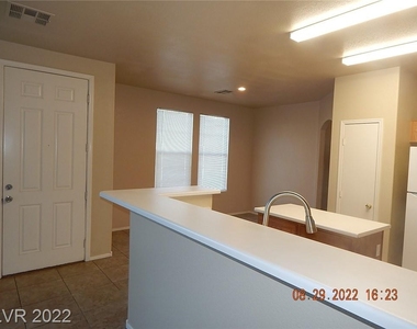 2624 Cinnamon Cactus Court - Photo Thumbnail 9