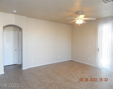 2624 Cinnamon Cactus Court - Photo Thumbnail 4