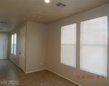 2624 Cinnamon Cactus Court - Photo Thumbnail 6