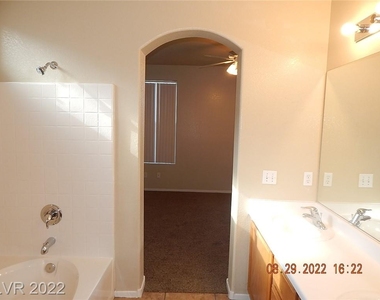 2624 Cinnamon Cactus Court - Photo Thumbnail 24