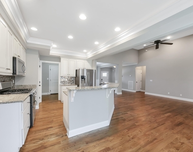 7978 Burgundy Cir - Photo Thumbnail 15