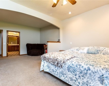 100 Ravenwood  Blvd Unit #a - Photo Thumbnail 8