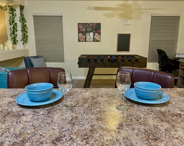 4704 E Desert Wind Drive - Photo Thumbnail 17