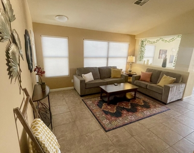 4704 E Desert Wind Drive - Photo Thumbnail 25