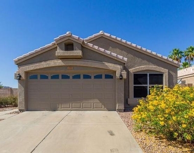 4704 E Desert Wind Drive - Photo Thumbnail 0