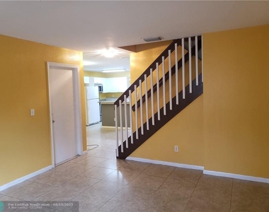 8722 Sw 21st Ct - Photo Thumbnail 2