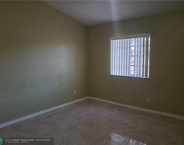 8722 Sw 21st Ct - Photo Thumbnail 20