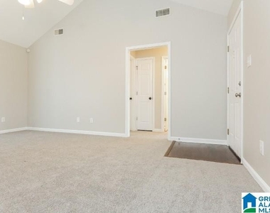 1032 Wyndham Lane - Photo Thumbnail 9