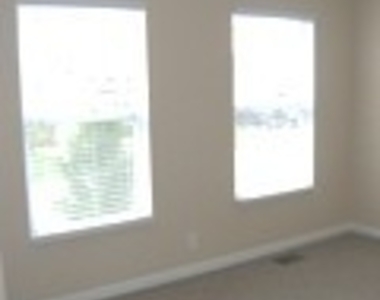 2613 Spring Farm Ln - Photo Thumbnail 4