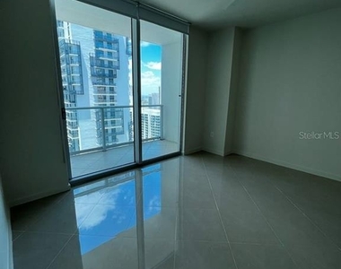 300 Biscayne Boulevard - Photo Thumbnail 11